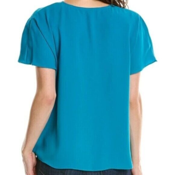 NWT Trina Turk Merriment Twist Top V-Neck Short Sleeve Top - Blue - Size M/L - Picture 2 of 2